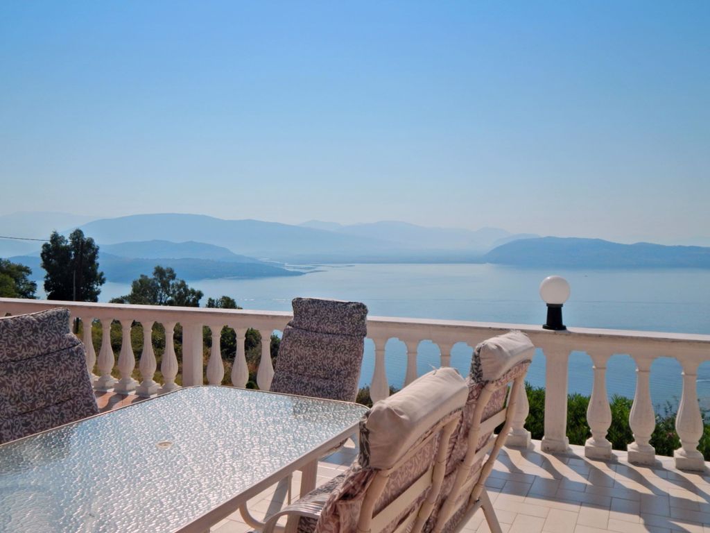 Property photo 1 of 19 Dining Terrace