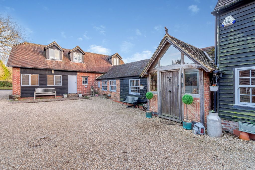 Property photo 3 of 31 Court Yard