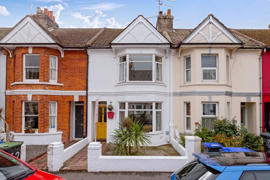 Property photo 1 of 18 Becket Rd