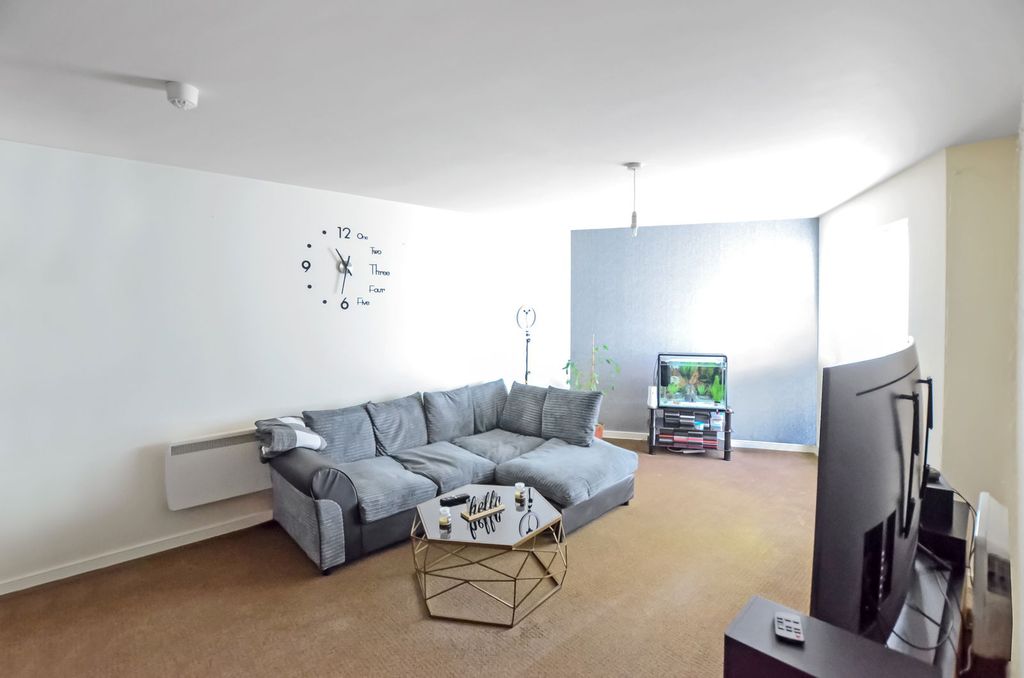 Property photo 3 of 8