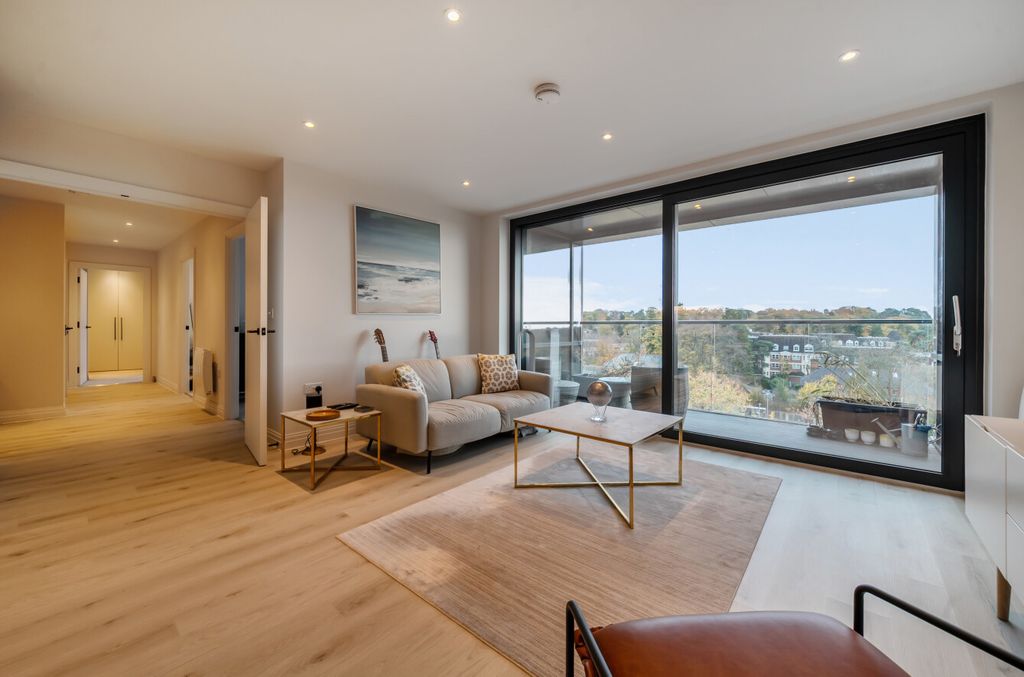 Property photo 2 of 23 1375139-10-6908d6...