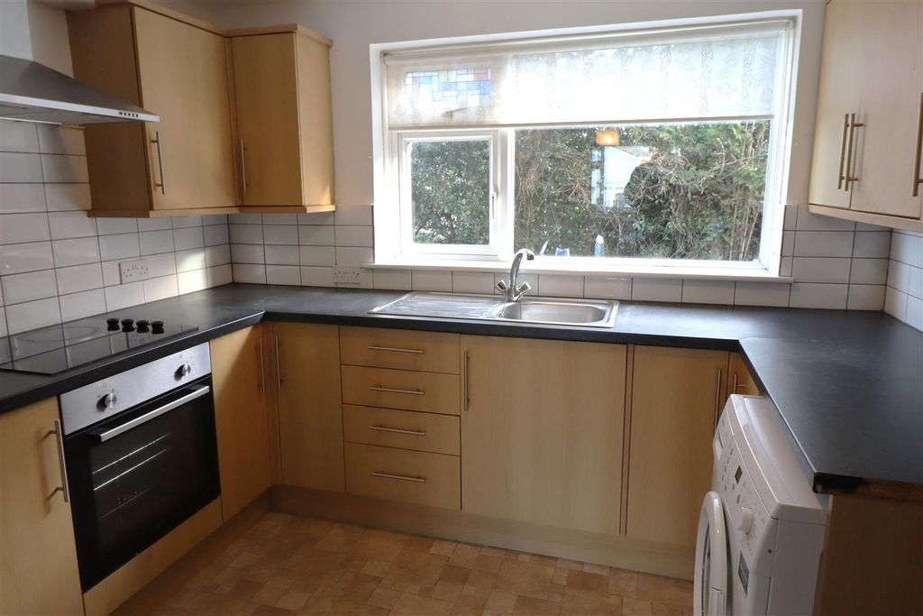 Property photo 3 of 6 Kitchen.Jpg