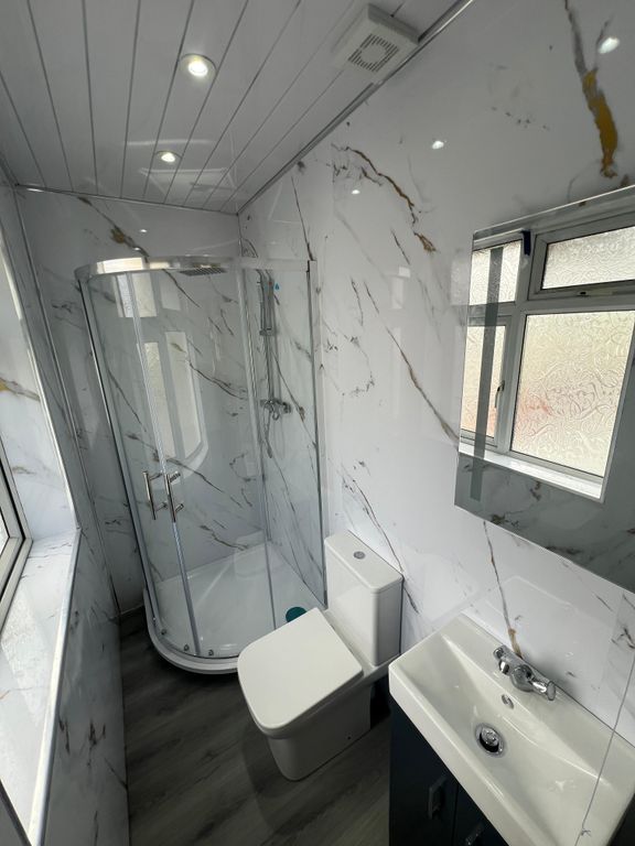 Property photo 1 of 2