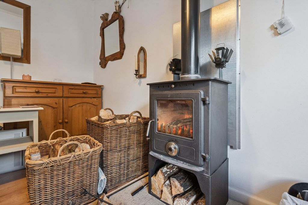 Property photo 3 of 14