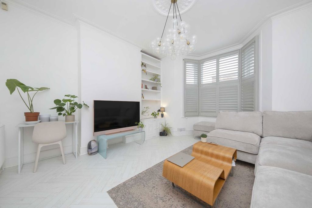 Property photo 2 of 5