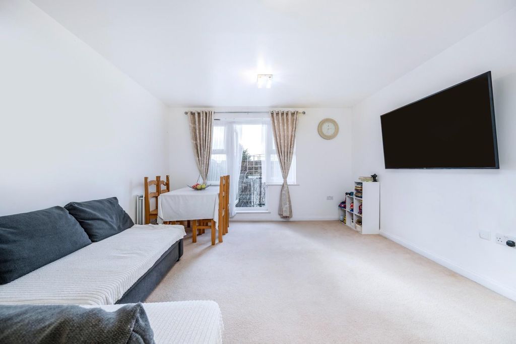 Property photo 3 of 8 53919_Hi_Res_ (7).Jpg