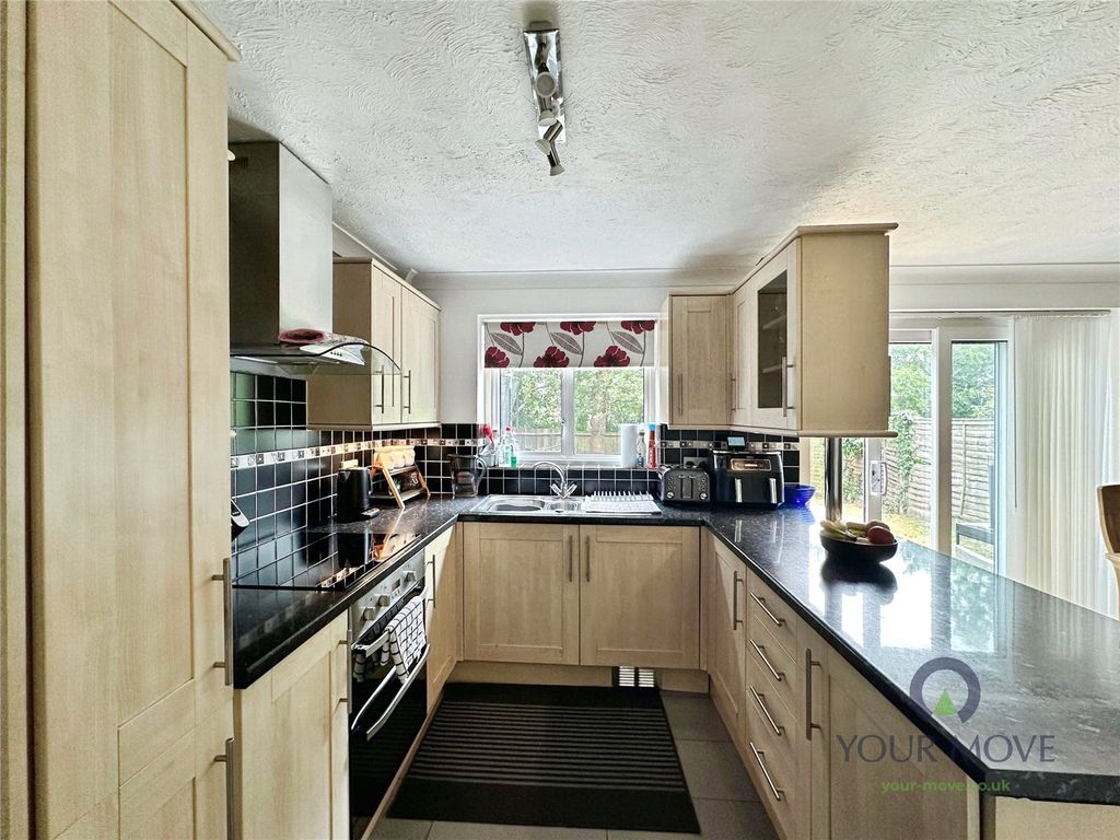 Property photo 2 of 22 Kitchen