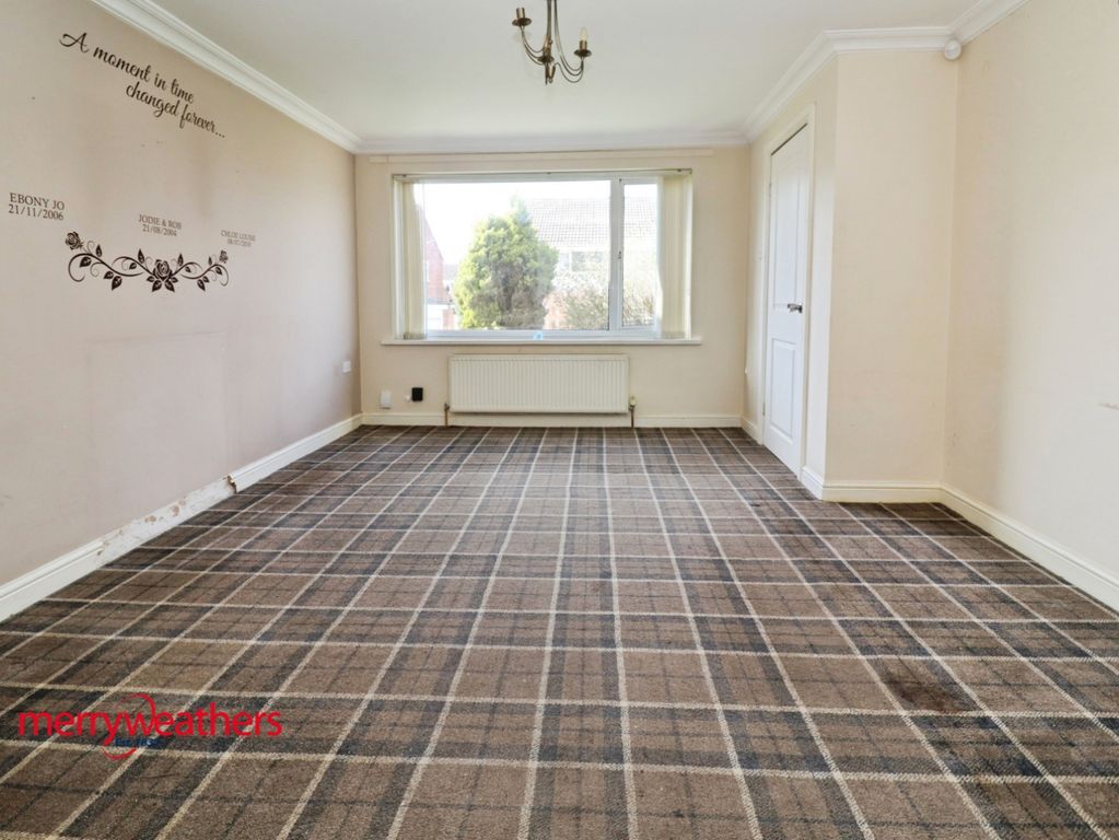 Property photo 2 of 11 Lounge