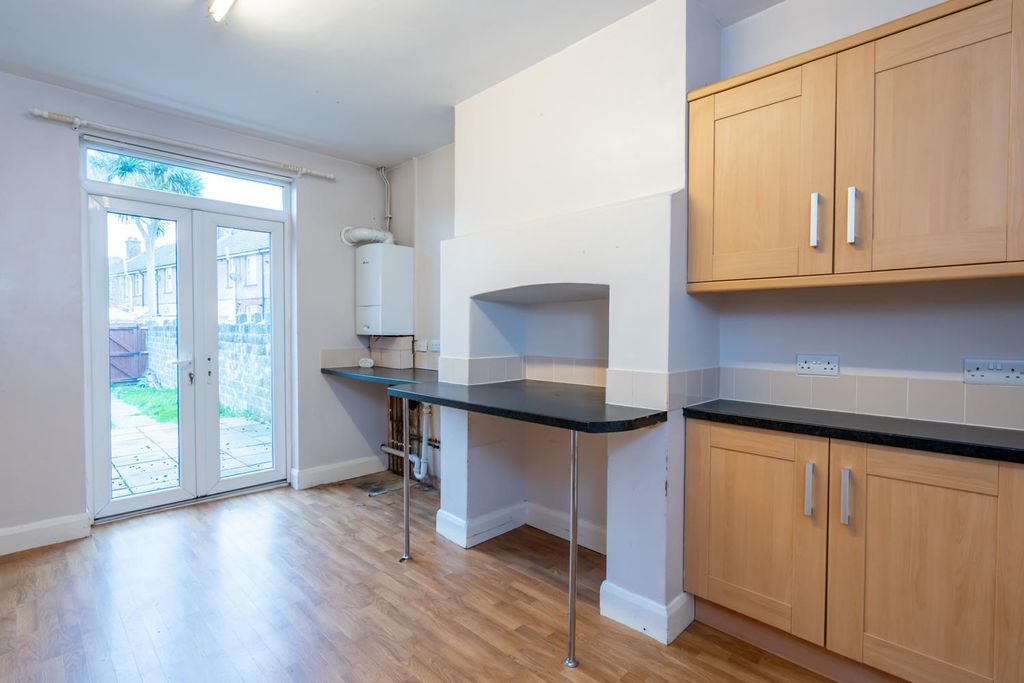 Property photo 3 of 11 Kitchen Breakfast Room.Jpg