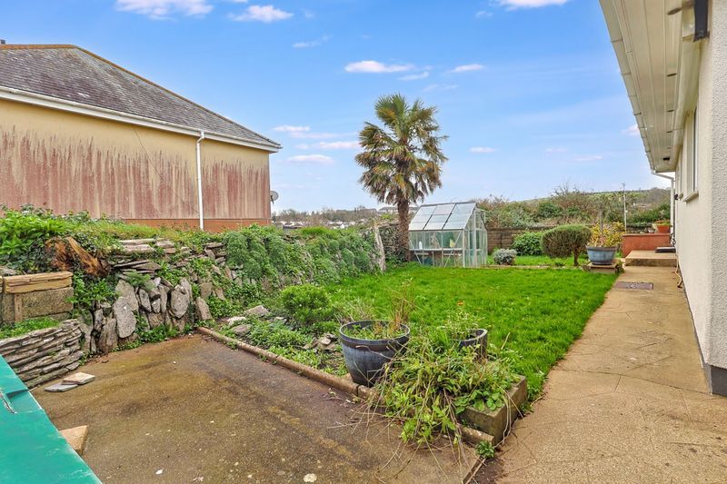 Property photo 2 of 17 Photo 4