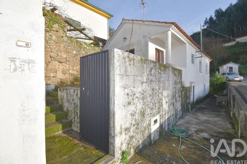 Property photo 3 of 27