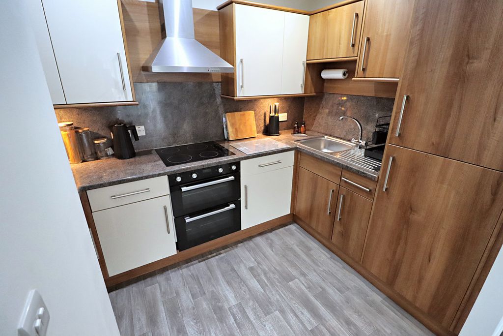 Additional image 7 of 2 bed flat for saleOldfield Avenue, Darwen BB3