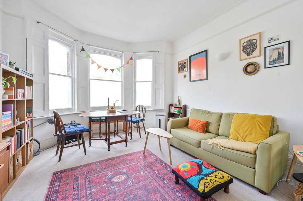 Property photo 3 of 6