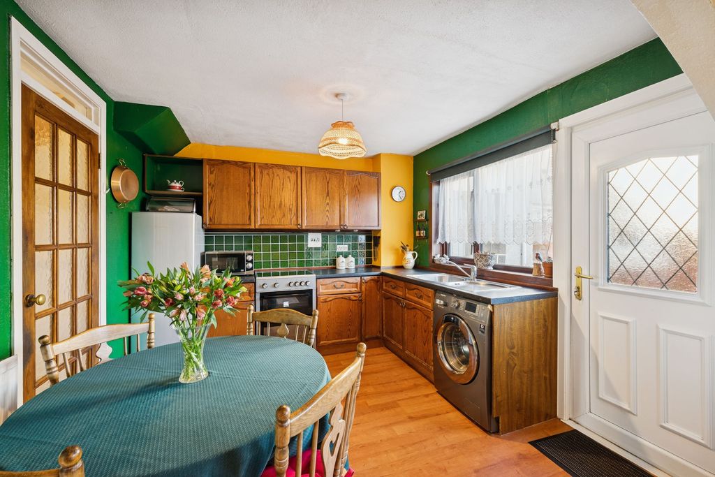 Property photo 2 of 21 Kitchen / Dining Room