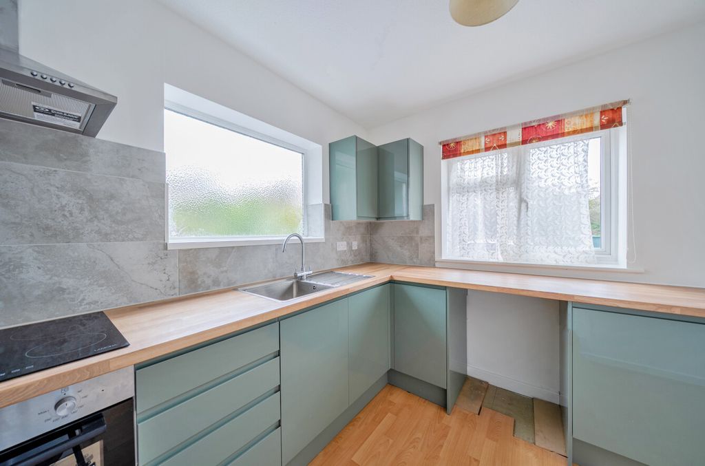 Property photo 3 of 11 1534497-9-1A120c3...