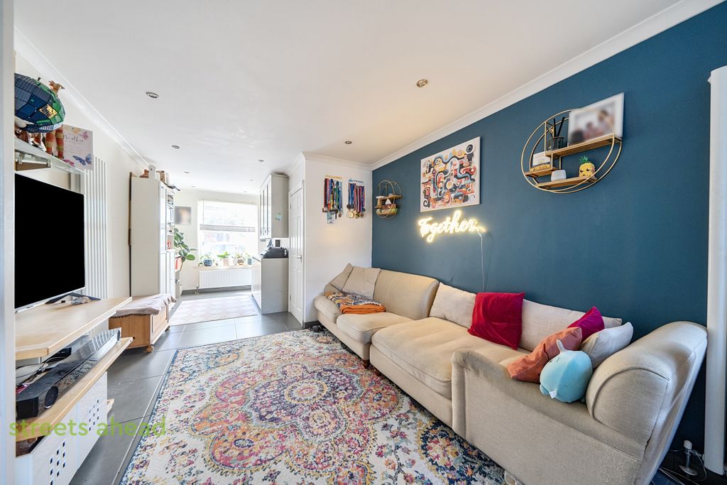 Property photo 2 of 18 d3A63E45-4d3E-44E...