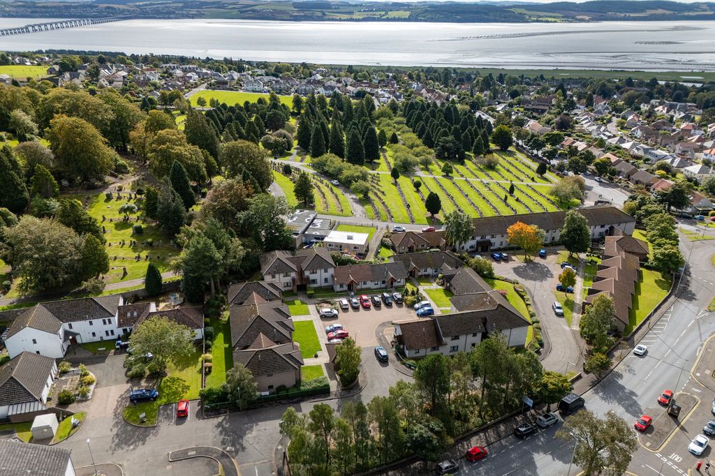 Property photo 1 of 9 Drone