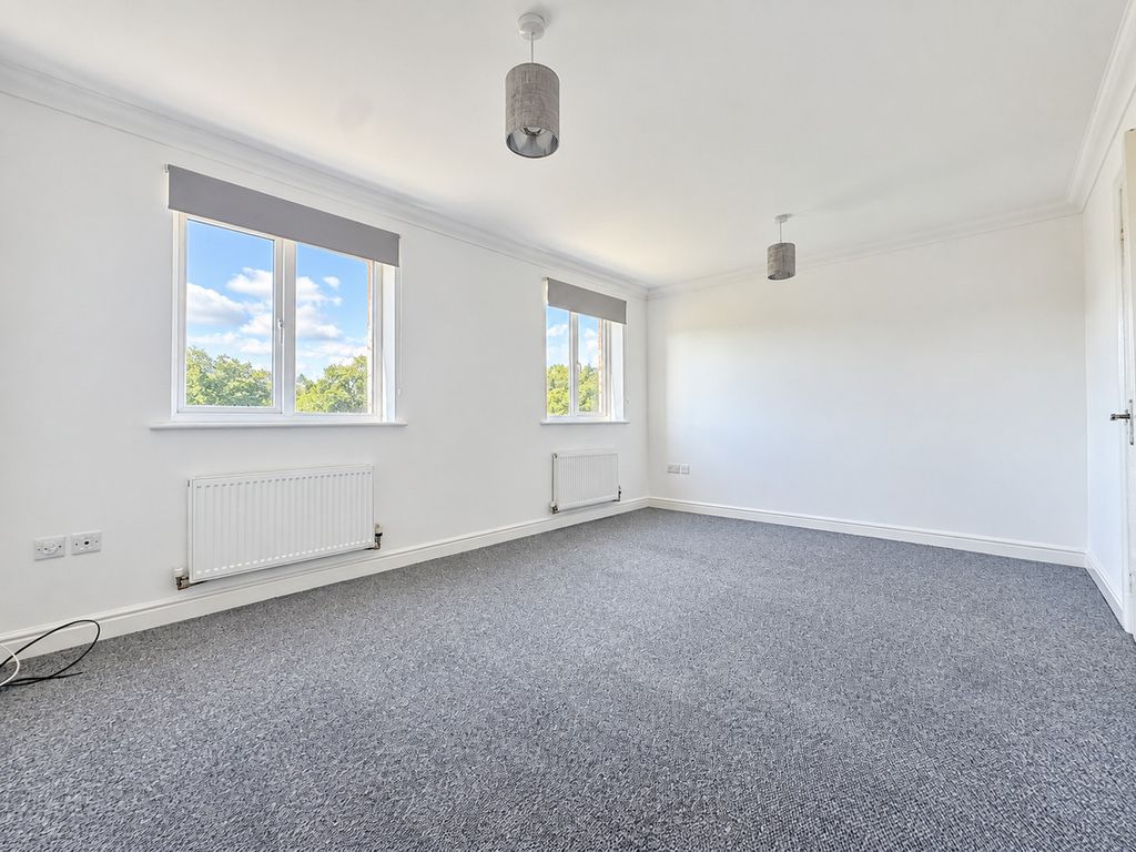 Property photo 3 of 27