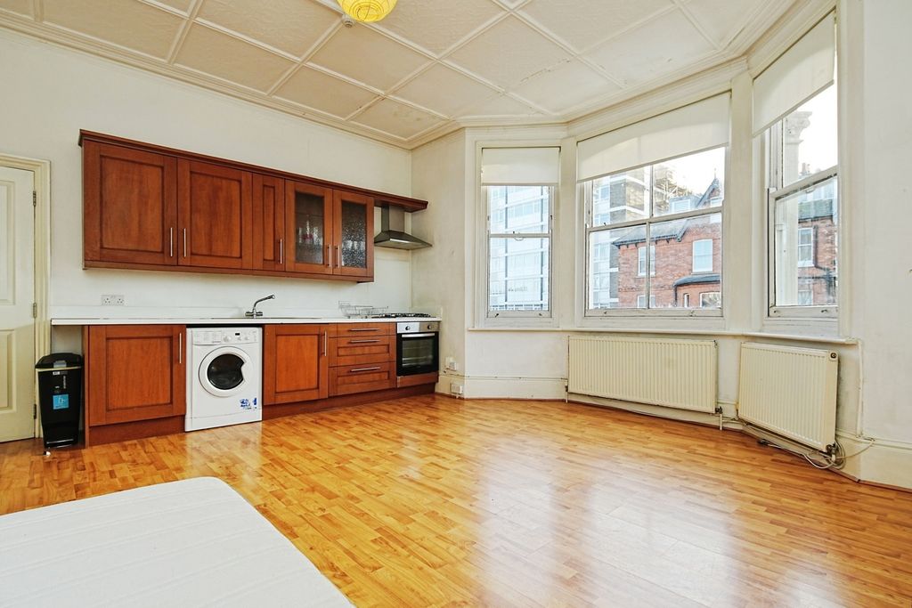 Property photo 2 of 12 Picture 2