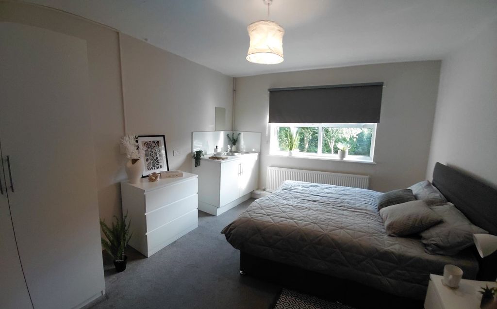 Property photo 1 of 3