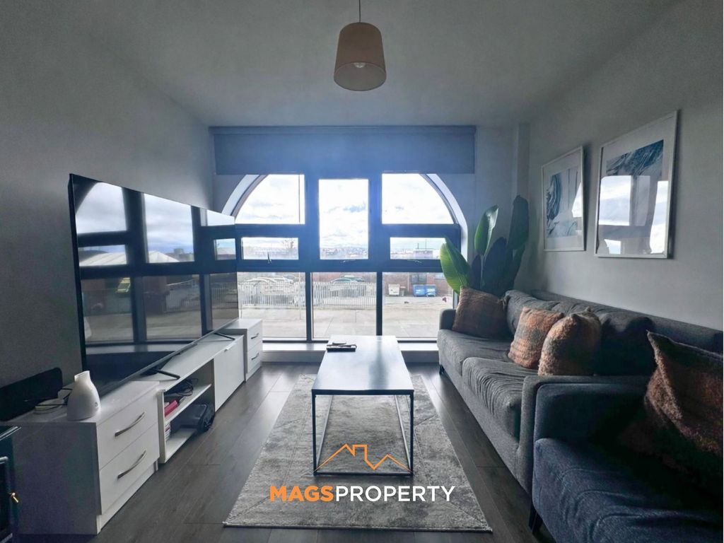 Property photo 3 of 12