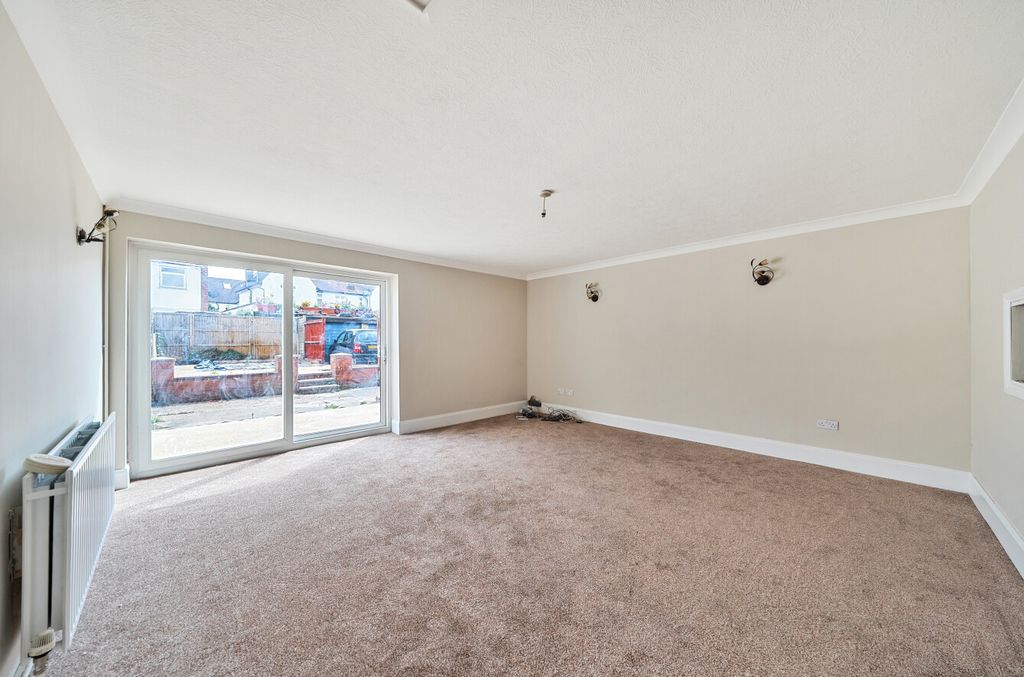 Property photo 3 of 18 1511587-6-6A88622...