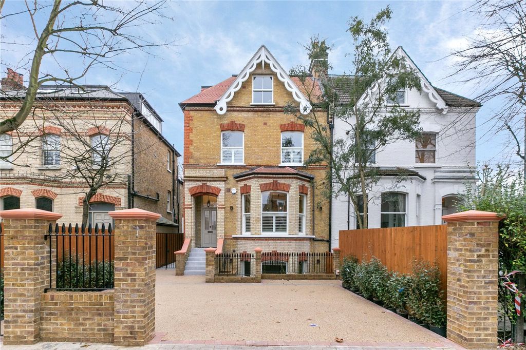 Property photo 3 of 19 External