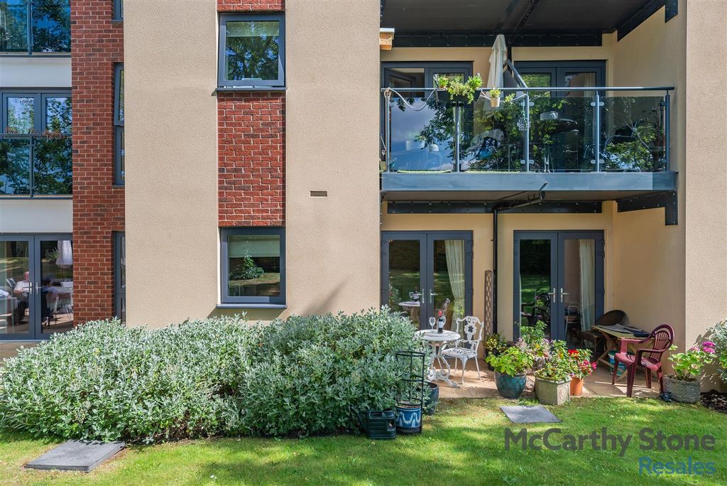 Property photo 1 of 19 8698798-Exterior01.Jpg