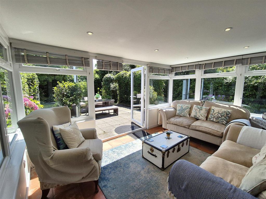 Property photo 3 of 38 Conservatory