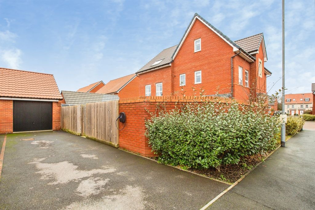 Property photo 2 of 20