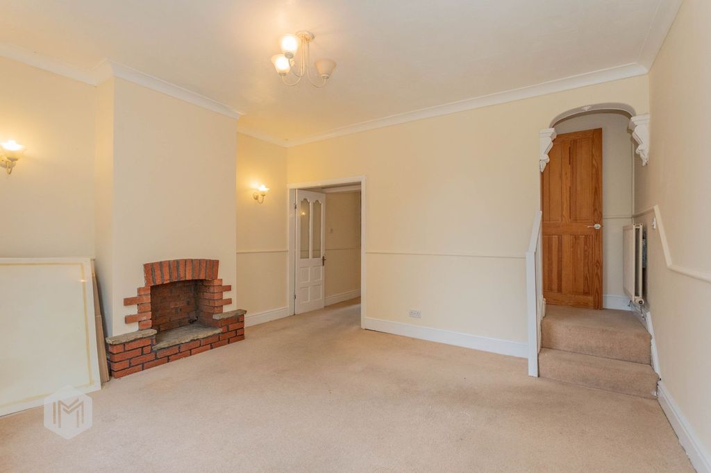 Property photo 2 of 25