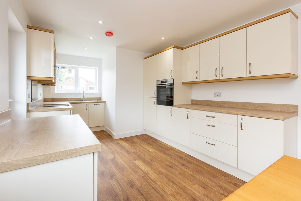 Property photo 3 of 13 Dining Kitchen