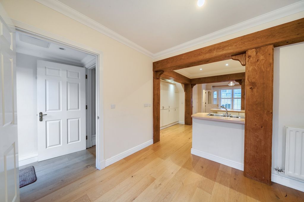 Property photo 3 of 20 Reception