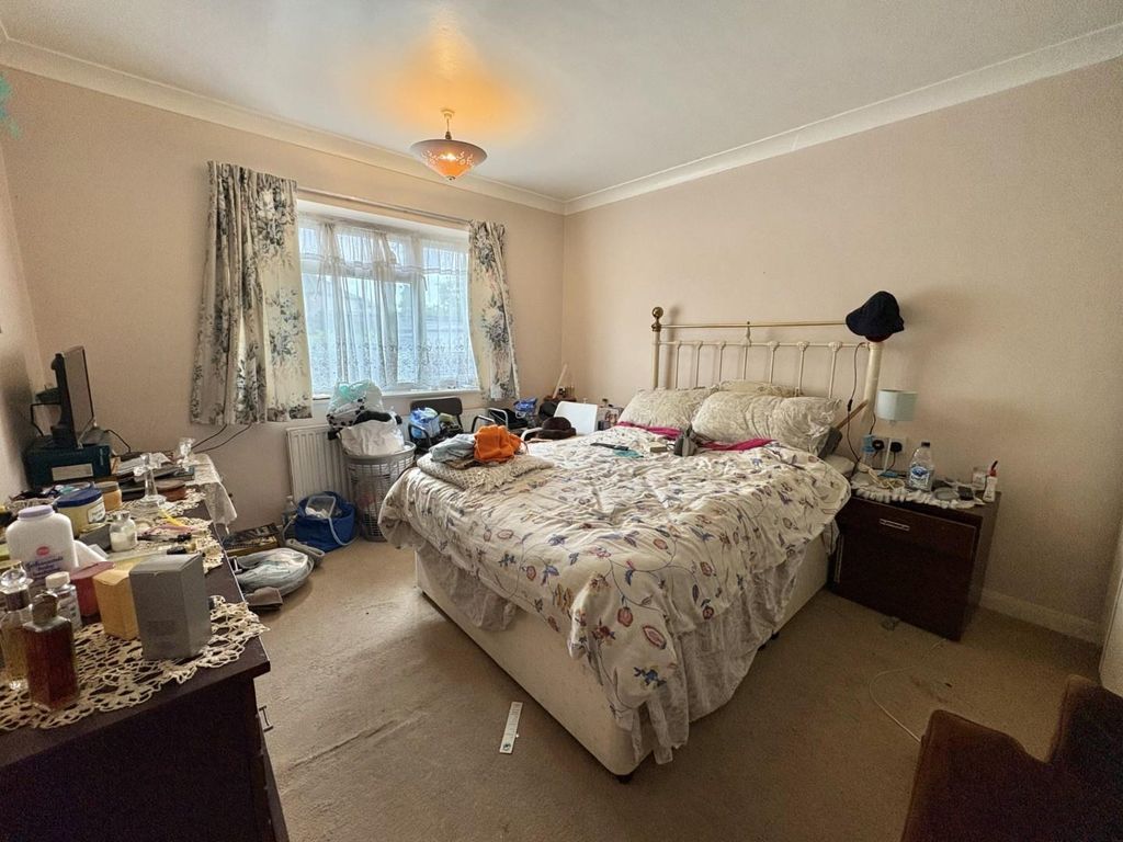 Property photo 2 of 10 142B8Ff1-8Fd0-4F5F-B6F6-8F65Aa6Ead8A.Jpg
