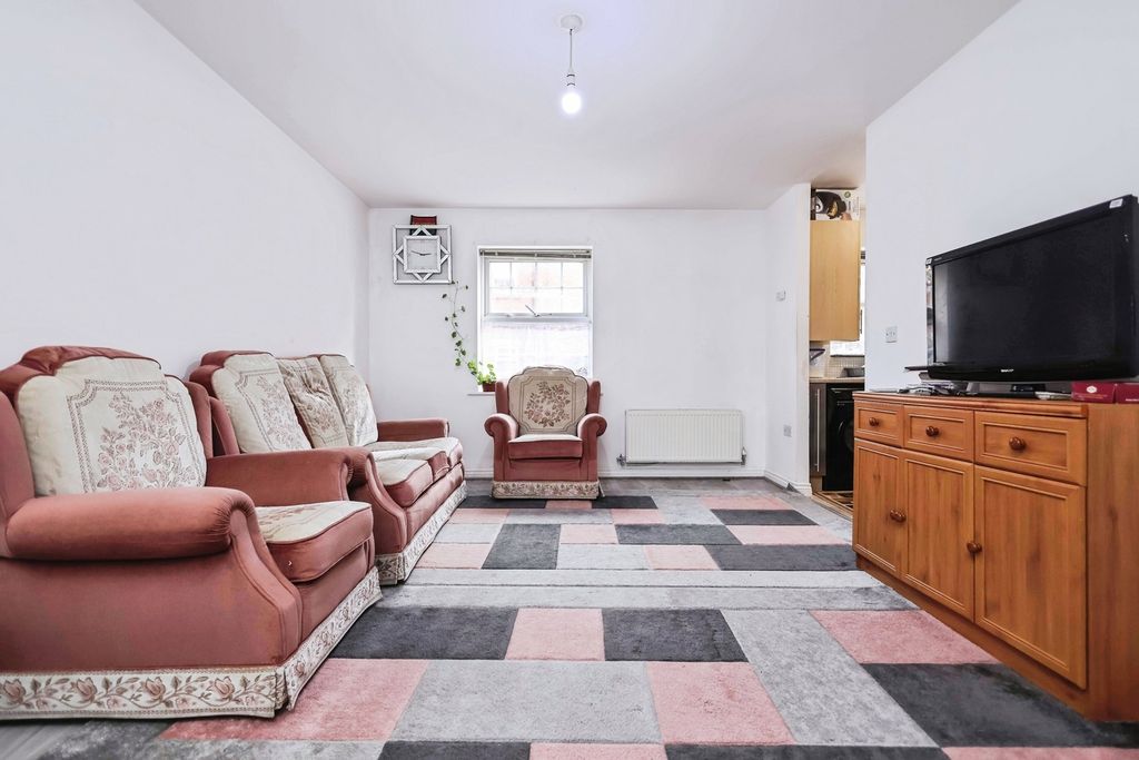 Property photo 2 of 10 Photo