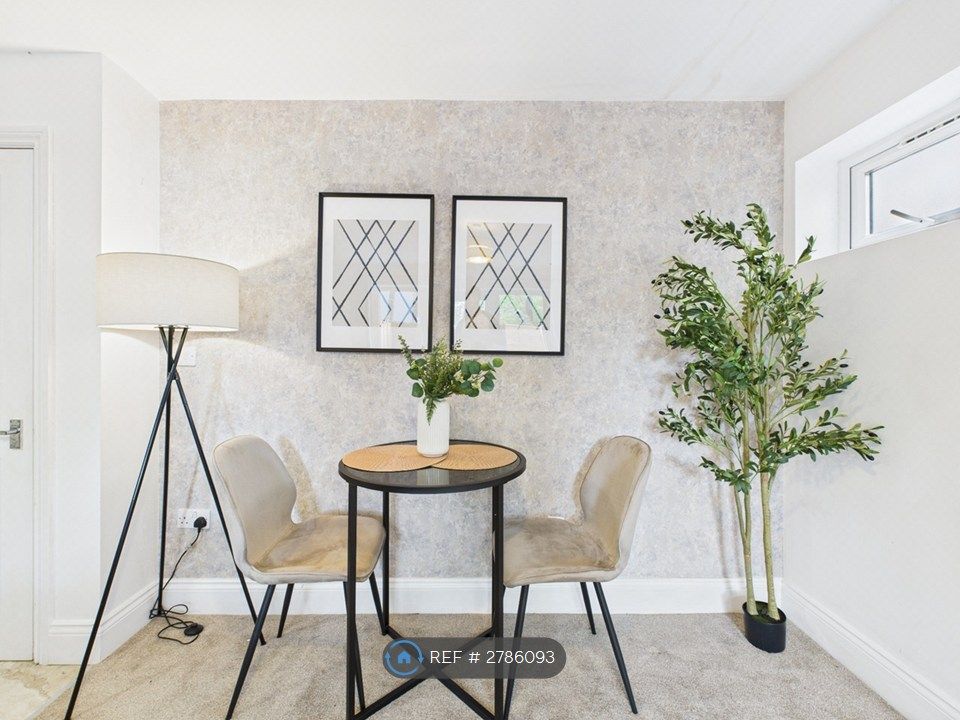 Additional image 6 of 4 bed semi-detached house to rentSaxon Way, Wychbold, Droitwich WR9