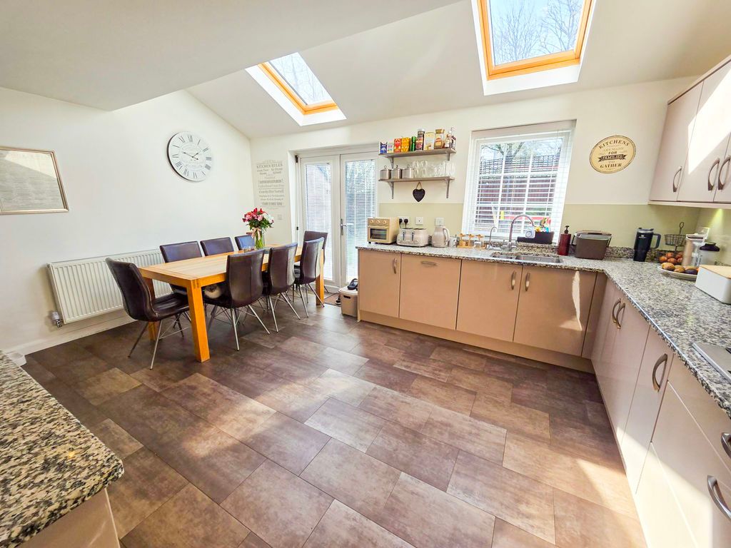 Property photo 2 of 52 Photo 24