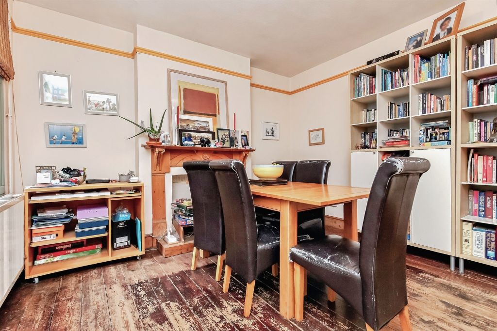 Property photo 3 of 11