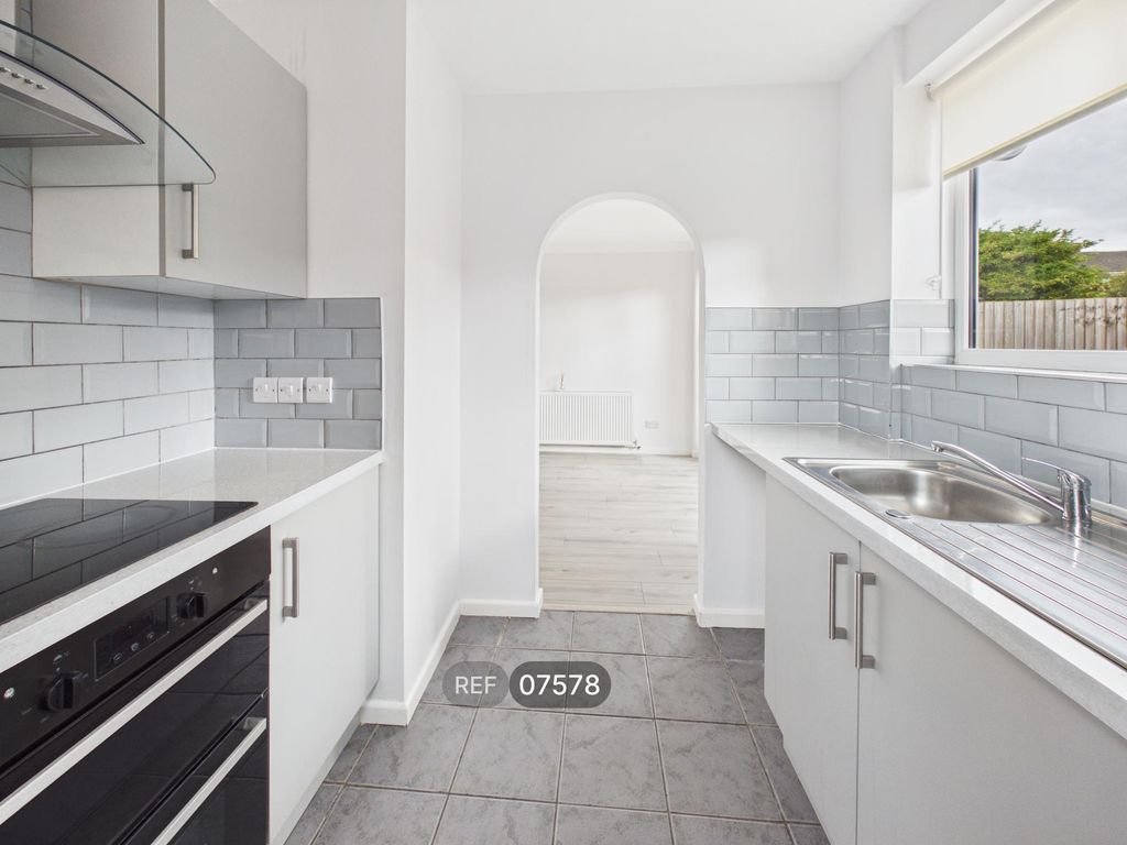 Property photo 2 of 14 Kitchen