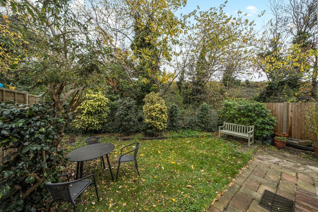 Property photo 3 of 20 Garden