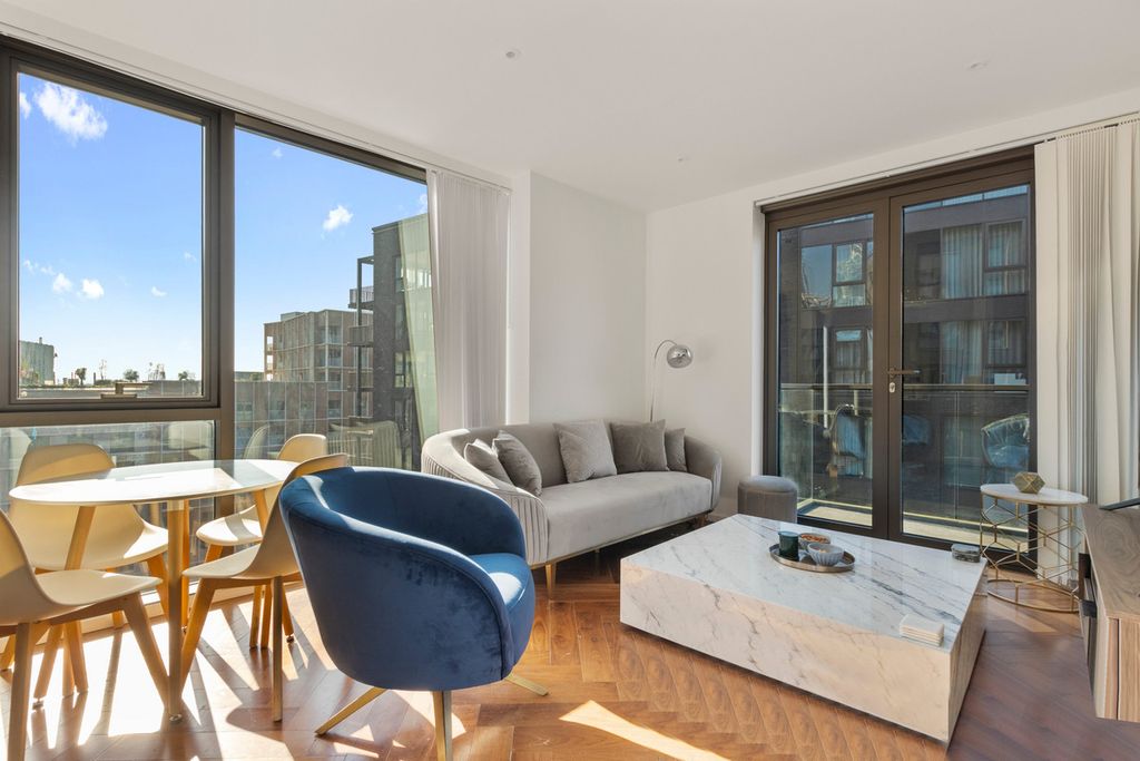 Property photo 2 of 14