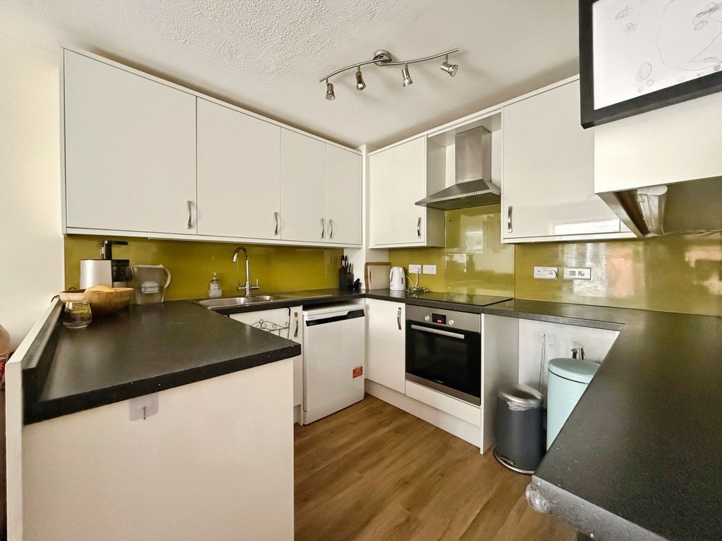 Property photo 2 of 16 Kitchen