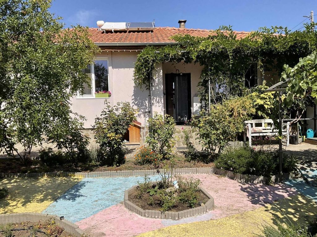 Property photo 1 of 32