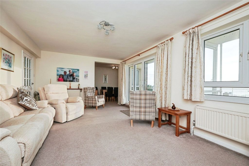 Property photo 3 of 21 Picture No. 15