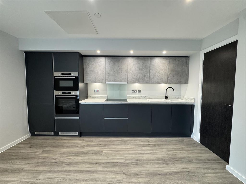 Property photo 2 of 17 Kitchen Pic 2.Jpeg