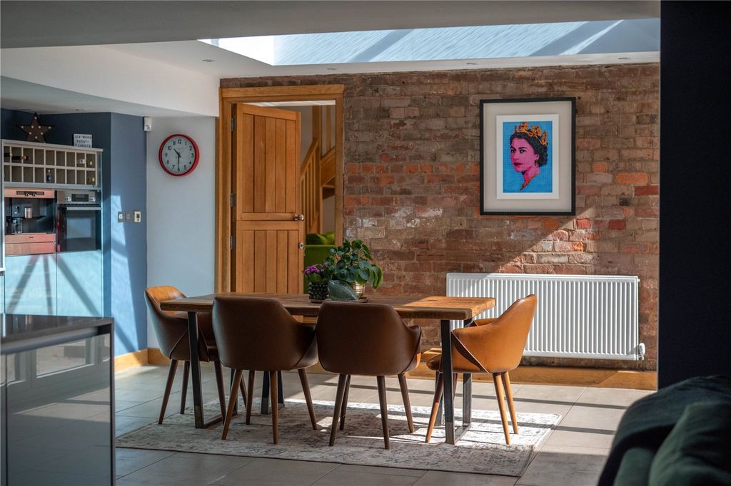 Property photo 2 of 22 Dining Room