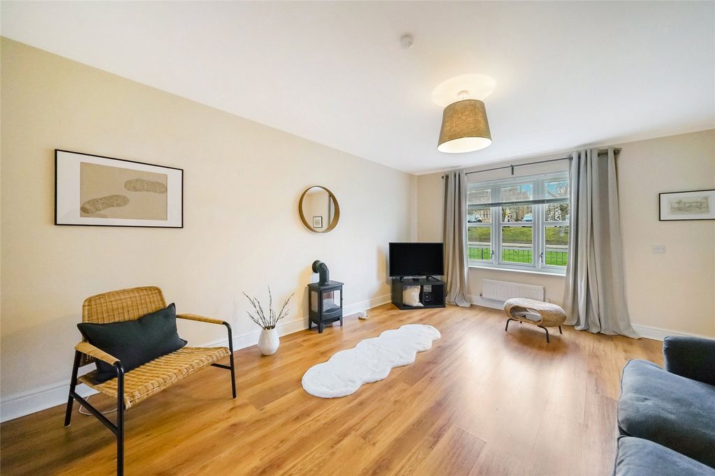 Property photo 2 of 24 Picture No. 10