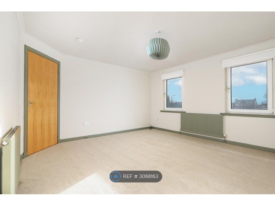 Property photo 2 of 27