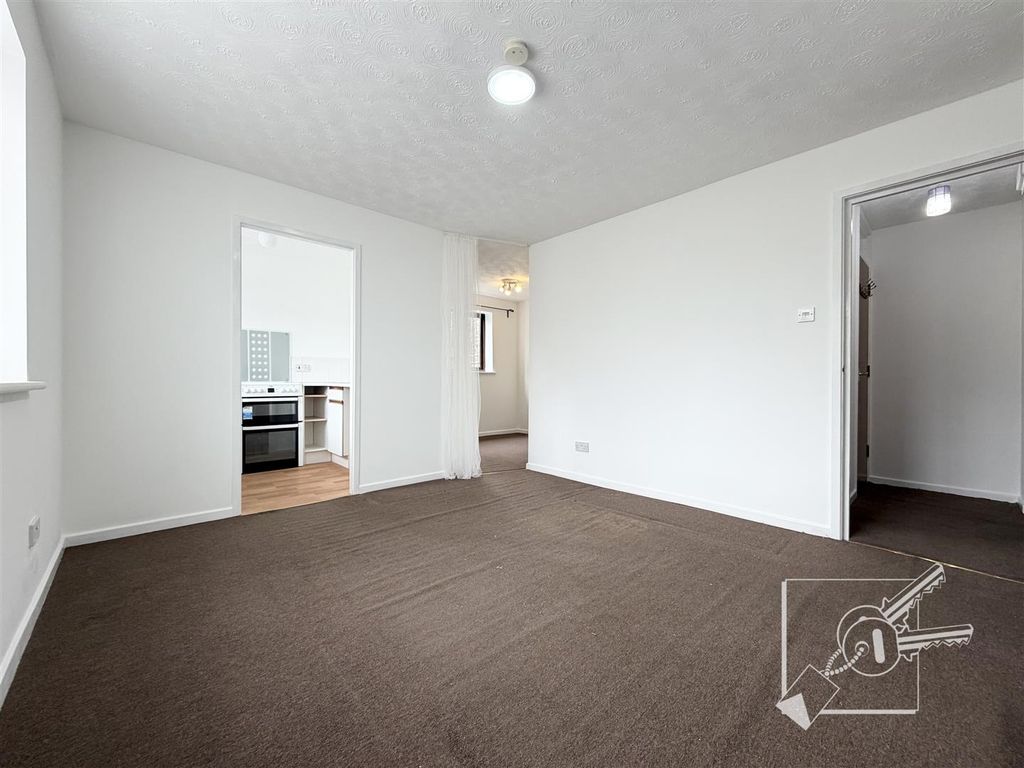 Property photo 2 of 7 Studio