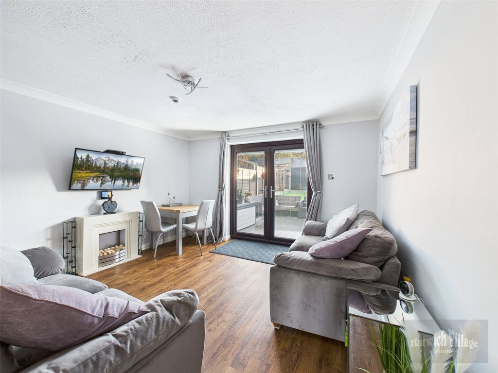 Property photo 2 of 12 Picture 2